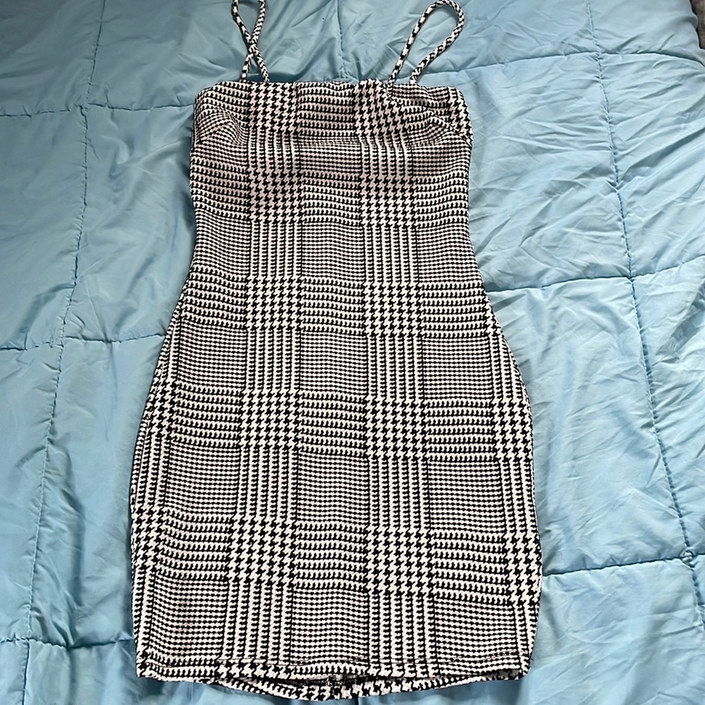 Black and white dress size Small from Fashion nova